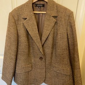 Blazer in warm brown. Size 20.